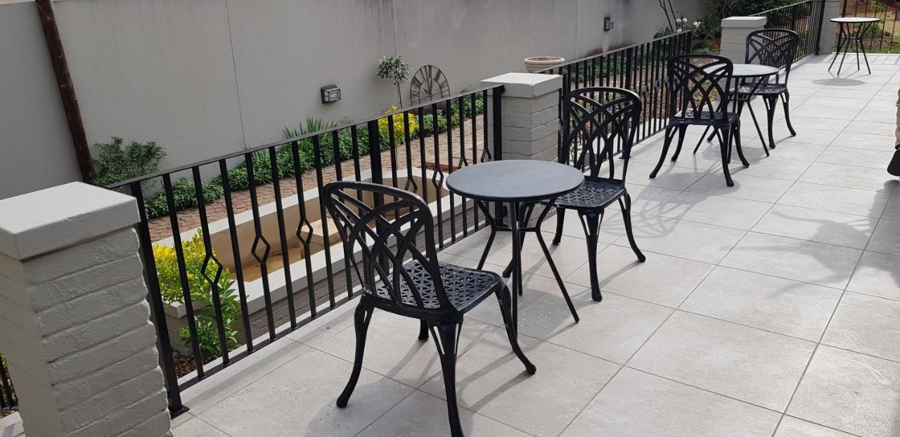 Villa Moi Johannesburg Luaran gambar