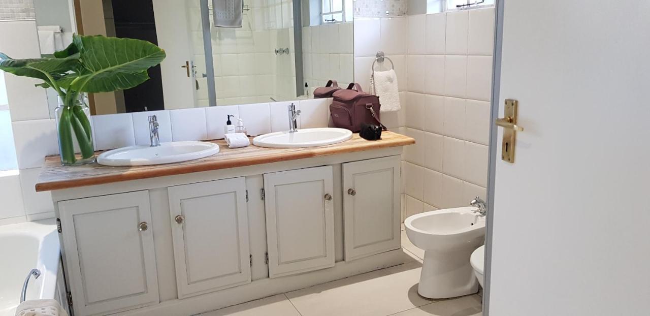 Villa Moi Johannesburg Luaran gambar